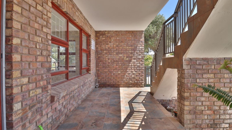 8 Bedroom Property for Sale in Hartenbos Central Western Cape